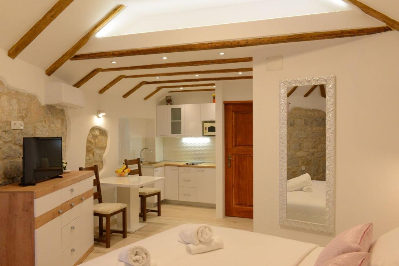 Veli Varos Old Town Deluxe Apartment City Centre * Split